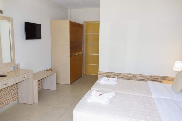 Rachoni Bay Resort