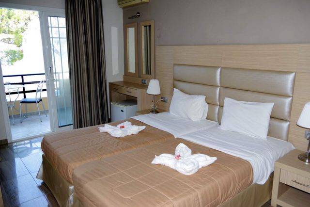 Rachoni Bay Resort