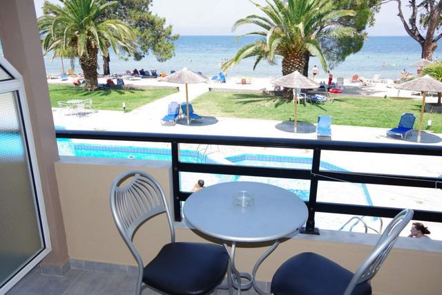 Rachoni Bay Resort